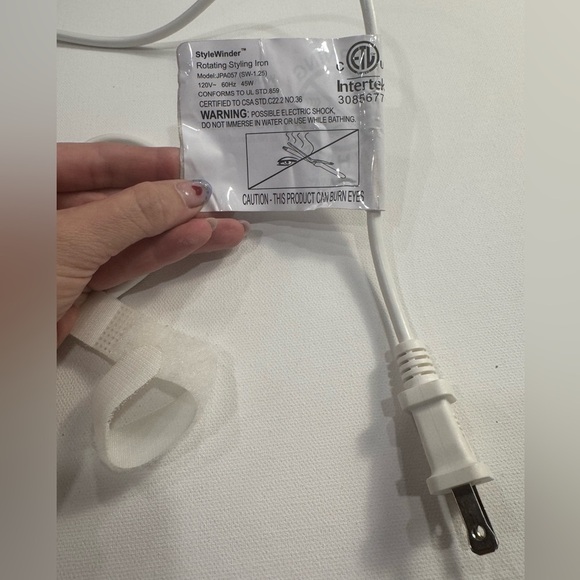 EUC 1.5” barrel Bio Ionic Stylewinder Rotating Style Iron - Picture 4 of 4
